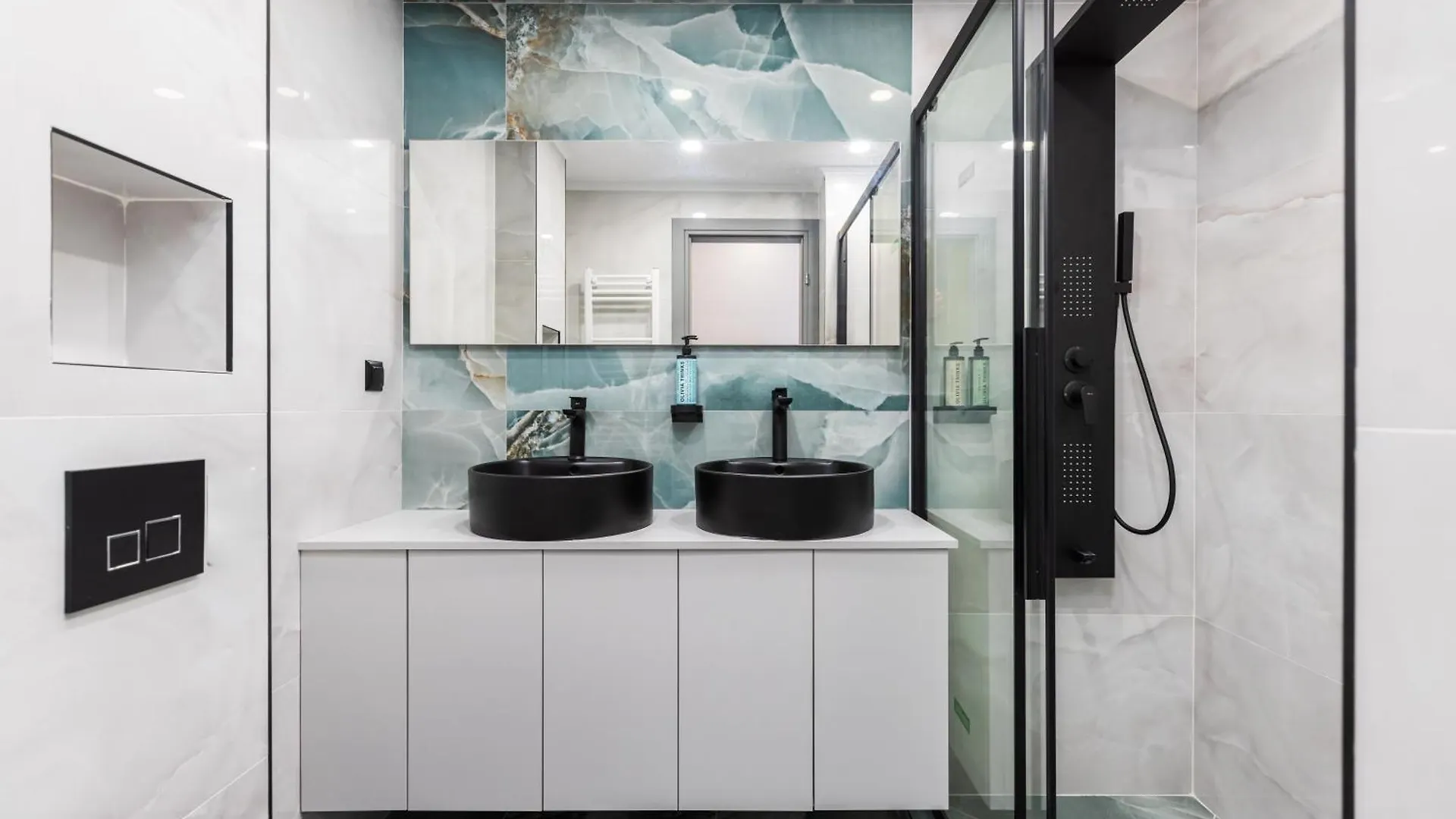 Ophelia Apartments By Halu!, Luxury Apt With Hot Tub Thessaloniki Greece