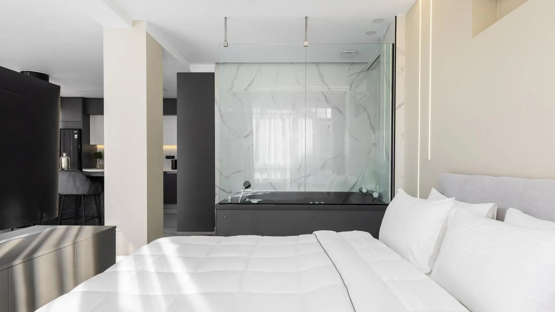 Ophelia Apartments By Halu!, Luxury Apt With Hot Tub Thessaloniki