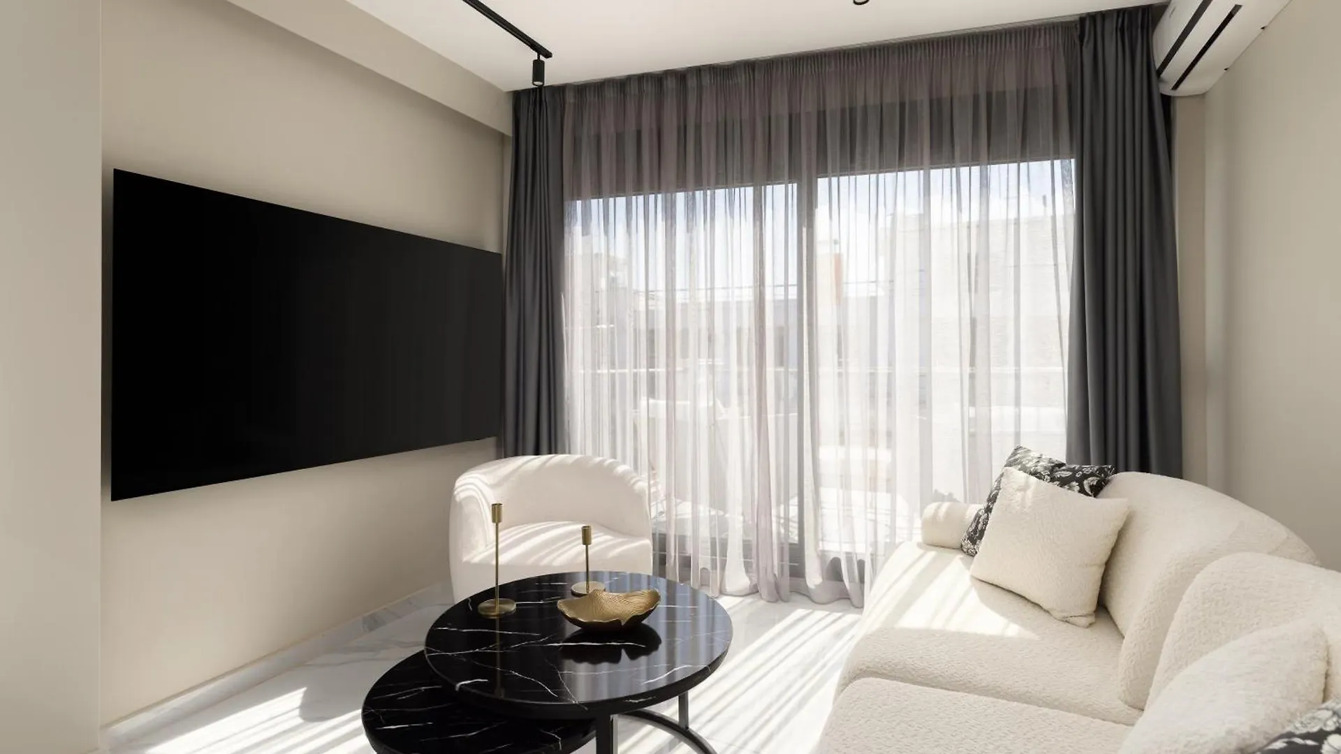 Ophelia Apartments By Halu!, Luxury Apt With Hot Tub Thessaloniki Greece